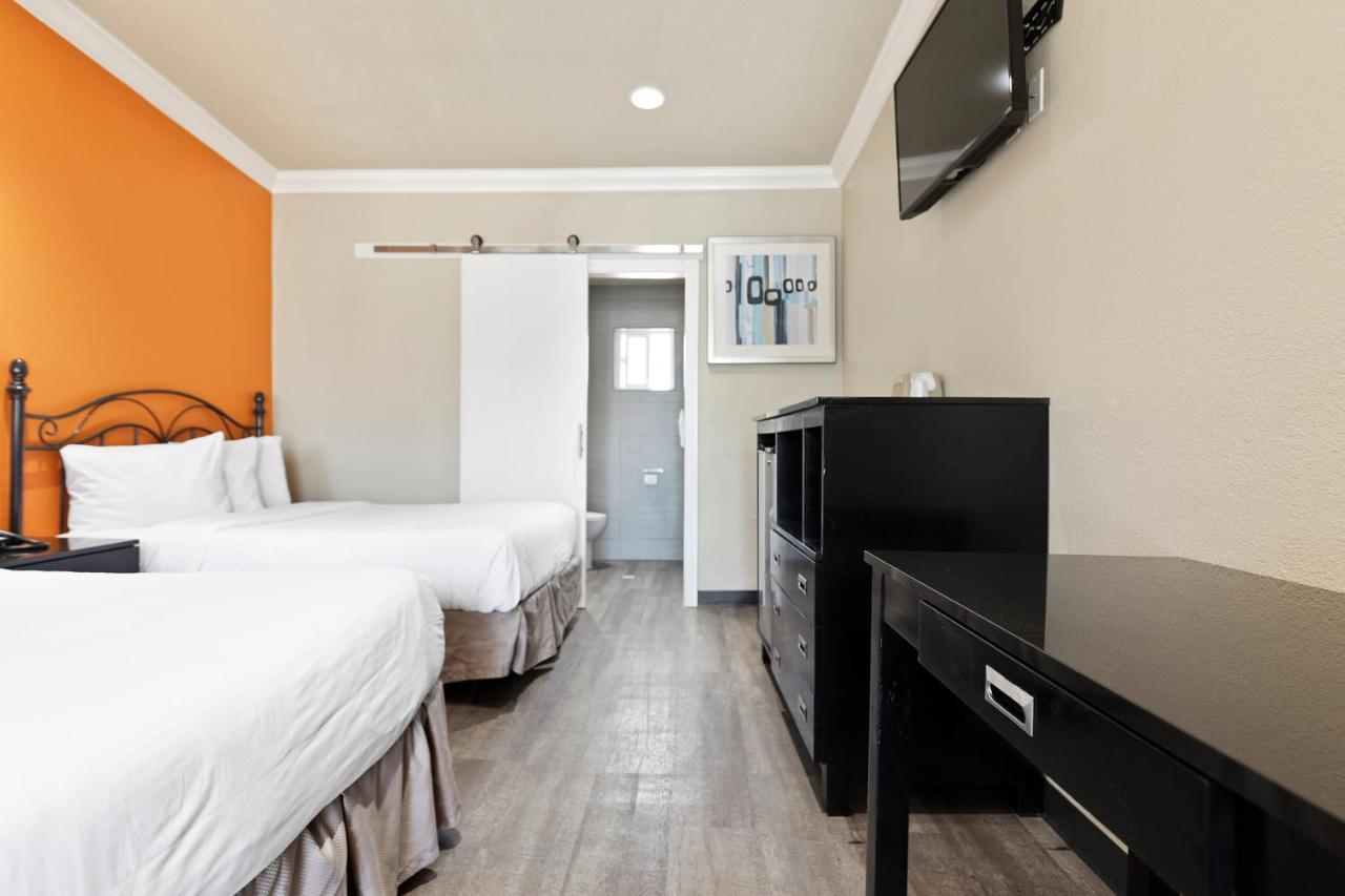 Le Blanc Inn & Suites เอลมอนเต ภายนอก รูปภาพ