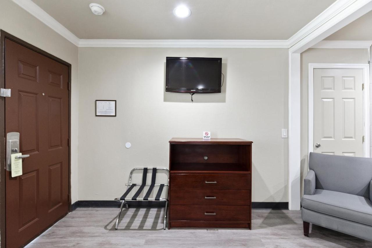Le Blanc Inn & Suites เอลมอนเต ภายนอก รูปภาพ